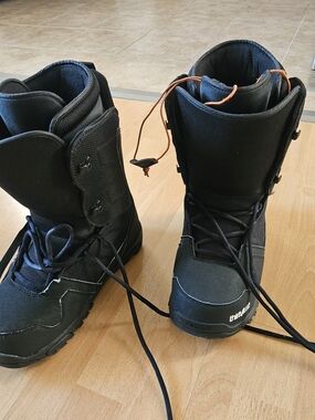 Snowboarding Set Men's Size 10